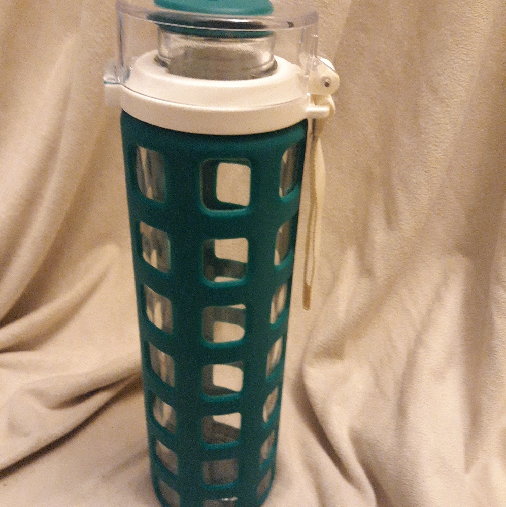 Ello turquoise glass water bottle with Bush button top NWOT
